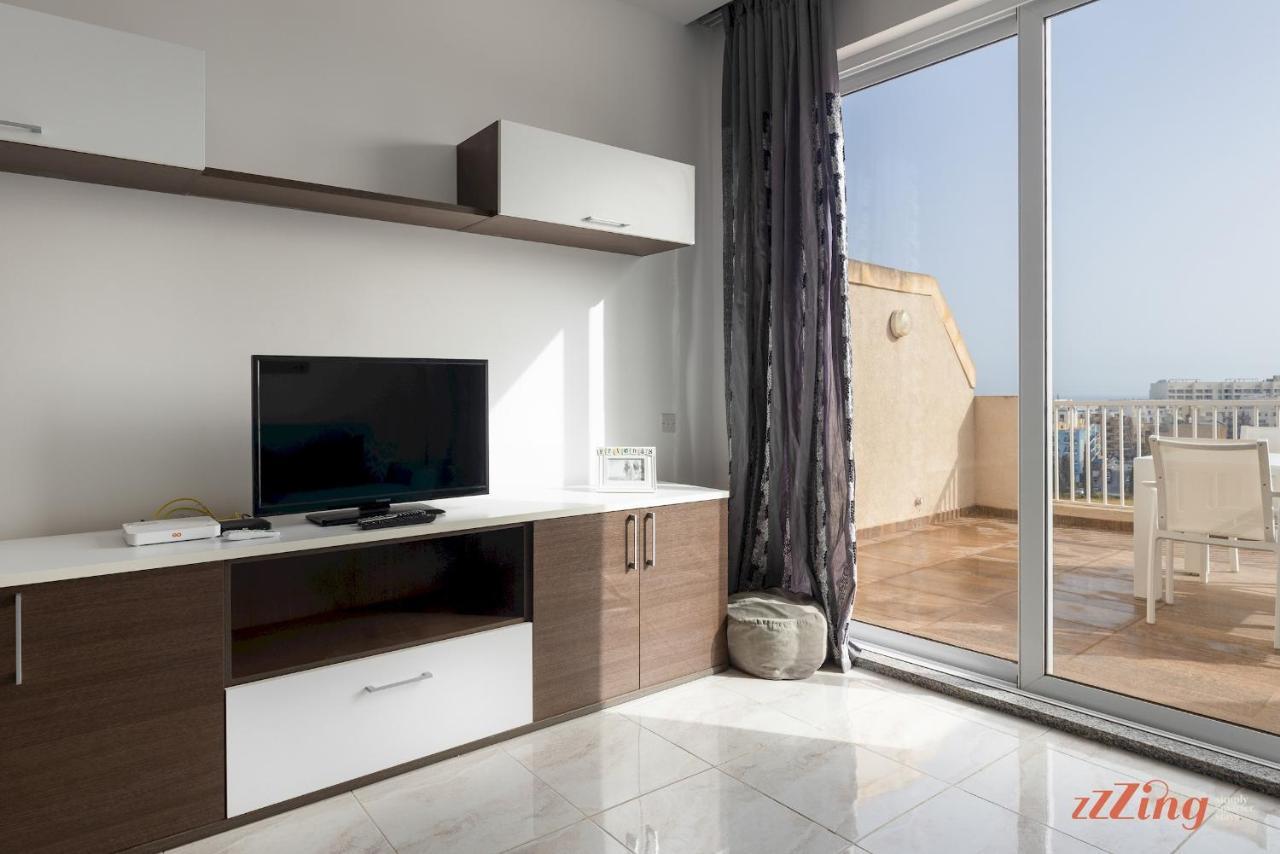 شقة Sunny Penthouse Wterrace And Open Views خليج سانت بول المظهر الخارجي الصورة