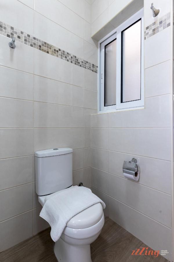 شقة Sunny Penthouse Wterrace And Open Views خليج سانت بول المظهر الخارجي الصورة